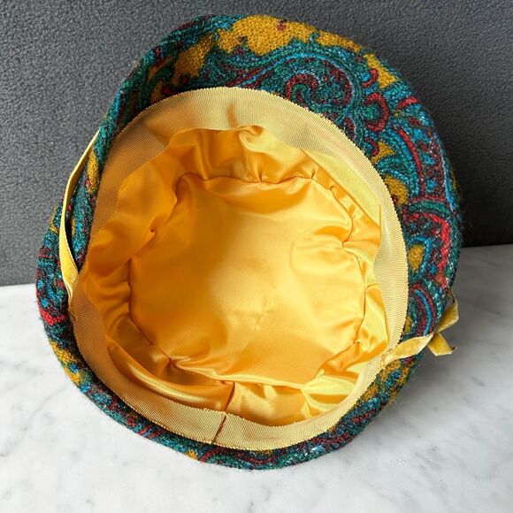 Vintage 60s Paisley Cloche Hat Teal Red Yellow Velvet Ribbon Retro Mod Style - Picture 7 of 7